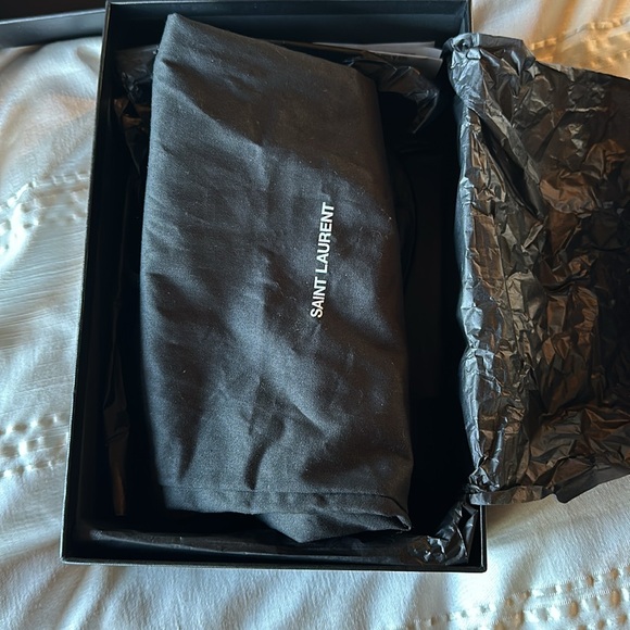 Saint Laurent Cassandra Leather Thong Sandals size 39 - Picture 8 of 12